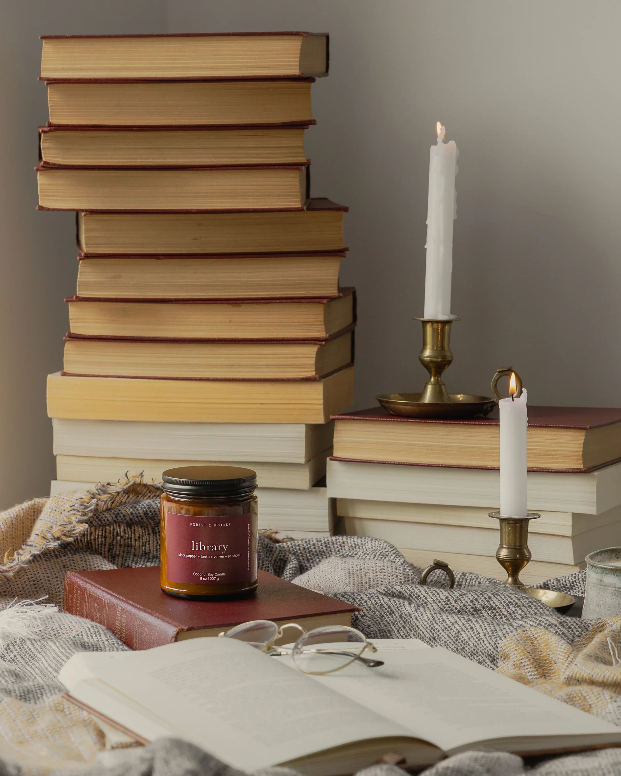 Forest & Brooks wooden wick candle - Library